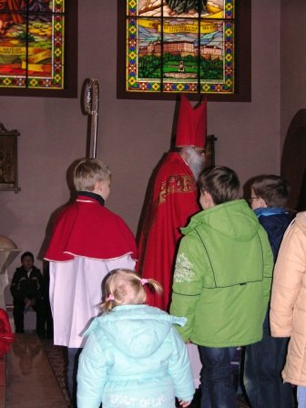 Św. Mikołaj odwiedził naszą parafię - zdjęcie #5