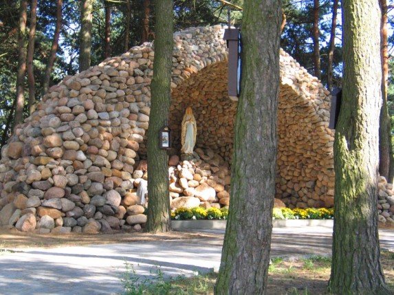 Grota Matki Bożej z Lourdes - zdjęcie #1