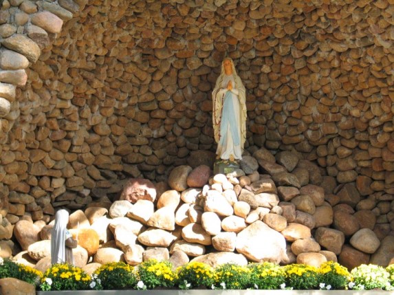 Grota Matki Bożej z Lourdes - zdjęcie #3