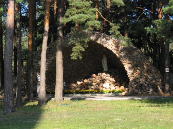 Grota Matki Bożej z Lourdes - zdjęcie #16