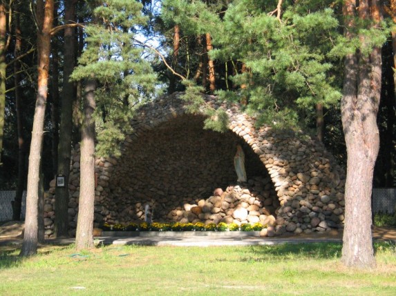 Grota Matki Bożej z Lourdes - zdjęcie #17