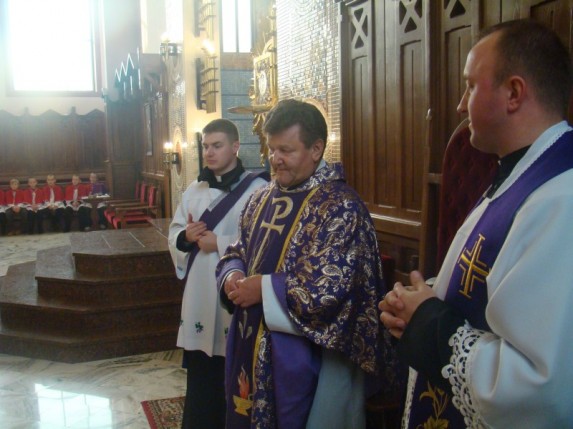 Ministranci pryjęci do służby 29.11.2009 - zdjęcie #31