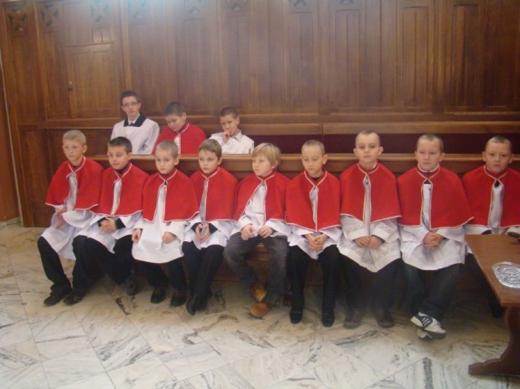 Ministranci pryjęci do służby 29.11.2009 - zdjęcie #32