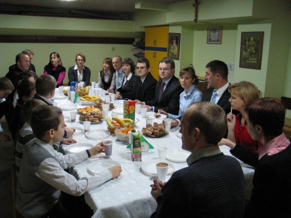Przyjęcie nowych ministrantów 28.11.2010 - zdjęcie #43