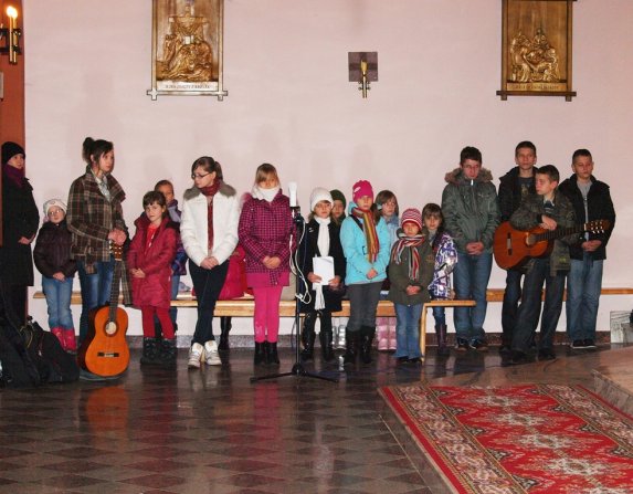 Przyjęcie nowych ministrantów 27.11.2011r. - zdjęcie #8