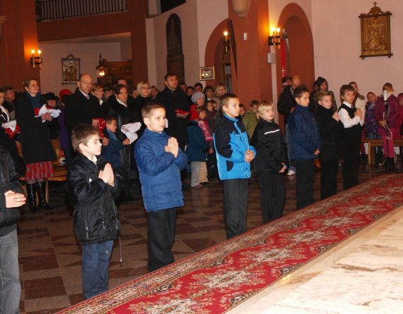 Przyjęcie nowych ministrantów 27.11.2011r. - zdjęcie #17