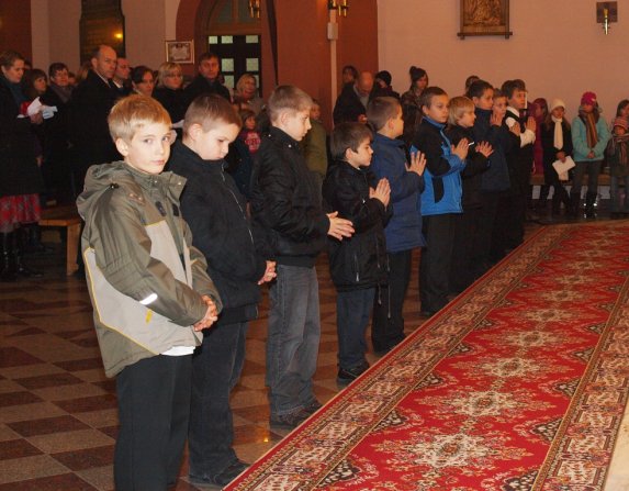 Przyjęcie nowych ministrantów 27.11.2011r. - zdjęcie #18