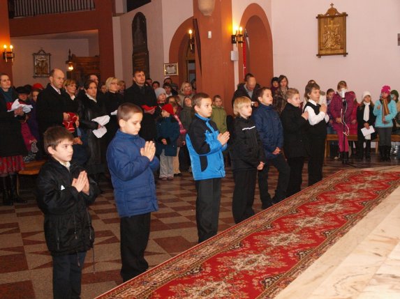Przyjęcie nowych ministrantów 27.11.2011r. - zdjęcie #19
