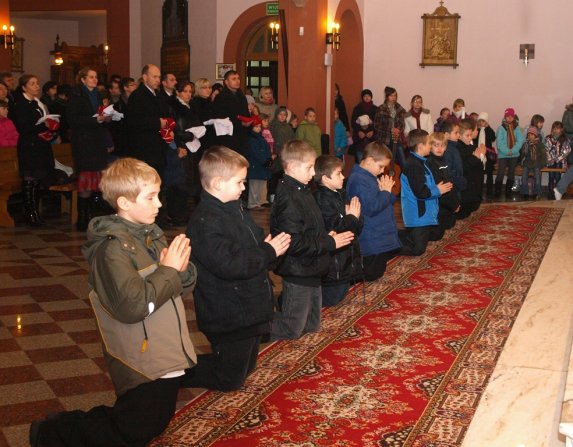 Przyjęcie nowych ministrantów 27.11.2011r. - zdjęcie #20