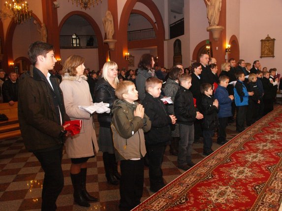 Przyjęcie nowych ministrantów 27.11.2011r. - zdjęcie #21