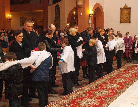 Przyjęcie nowych ministrantów 27.11.2011r. - zdjęcie #24