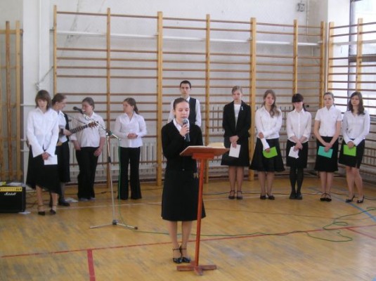 Msza św. za Jana Pawła II w Gimnazjum nr 2 - zdjęcie #12