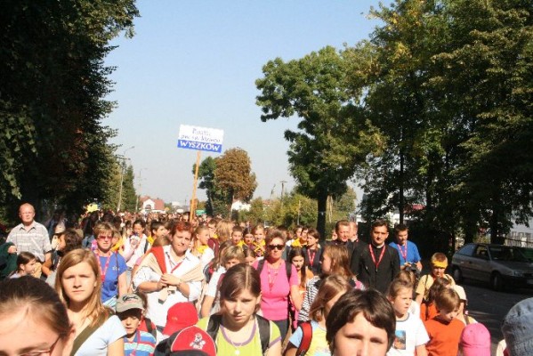 Młodzież i dzieci u św. Stanisława Kostki - zdjęcie #25