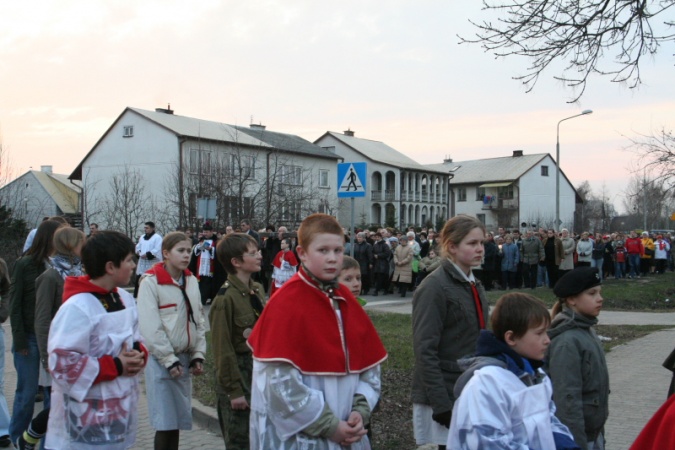 Droga Krzyżowa ulicami ... 12.04.2006 - zdjęcie #27