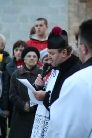 Droga Krzyżowa ulicami ... 12.04.2006 - zdjęcie #19