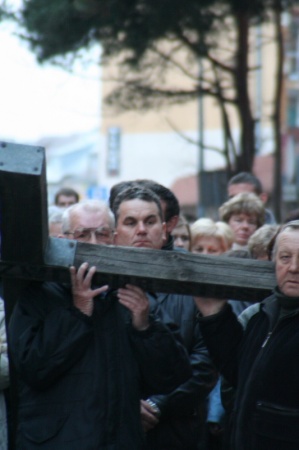 Droga Krzyżowa ulicami ... 12.04.2006 - zdjęcie #15