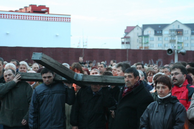 Droga Krzyżowa ulicami ... 12.04.2006 - zdjęcie #11