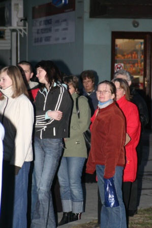 Droga Krzyżowa ulicami ... 12.04.2006 - zdjęcie #9