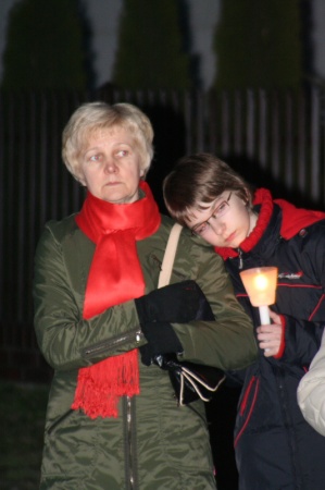 Droga Krzyżowa ulicami ... 12.04.2006 - zdjęcie #6