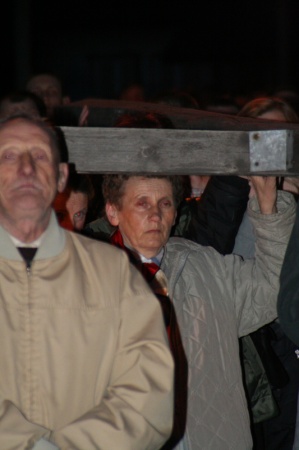 Droga Krzyżowa ulicami ... 12.04.2006 - zdjęcie #5