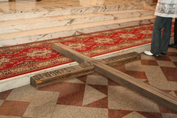 Droga Krzyżowa ulicami ... 12.04.2006 - zdjęcie #3