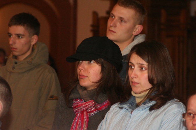 Droga Krzyżowa ulicami ... 12.04.2006 - zdjęcie #1