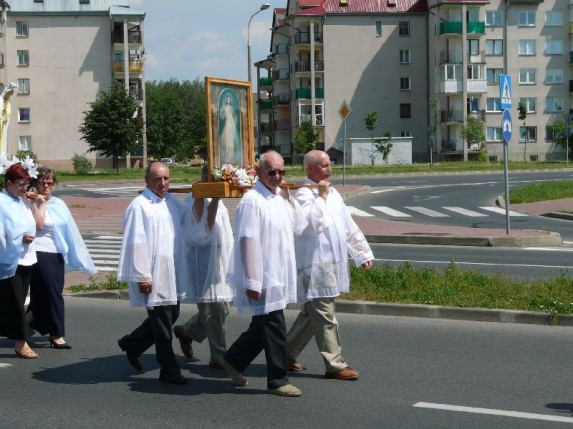 Procesje w parafii - zdjęcie #15