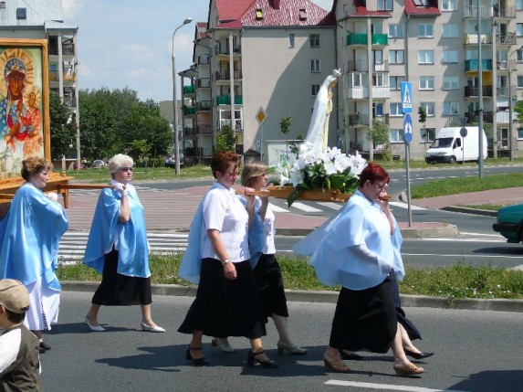 Procesje w parafii - zdjęcie #16